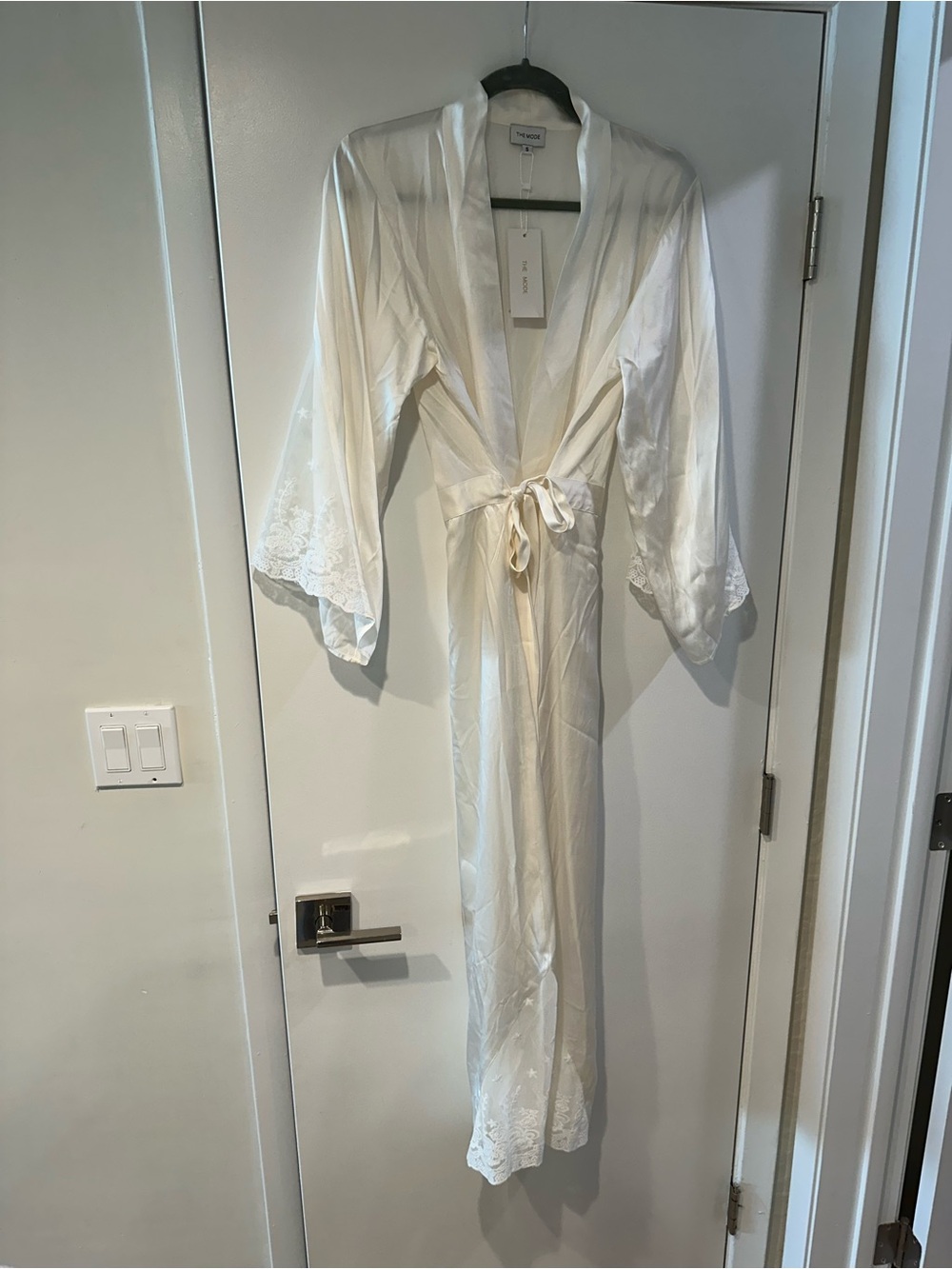 The Mode Silk Kiana Lace Robe
